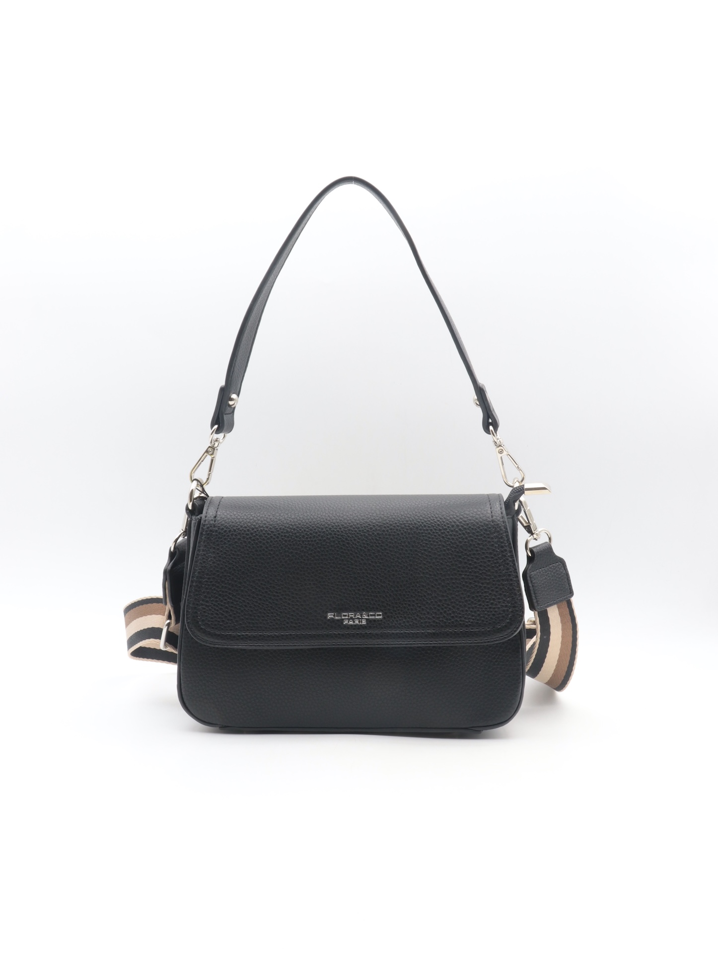 De Flora&Co crossbody tas model F6992-zwart is een stijlvolle en veelzijdige toevoeging aan je collectie. Deze crossbody tas past perfect bij elke outfit en biedt praktische opbergruimte voor je dagelijkse benodigdheden. Draag hem schuin over je lichaam voor optimale bewegingsvrijheid en comfort. Perfect voor zowel casual als formele gelegenheden!

Hoogte 16cm x breed 24cm x diep 8cm