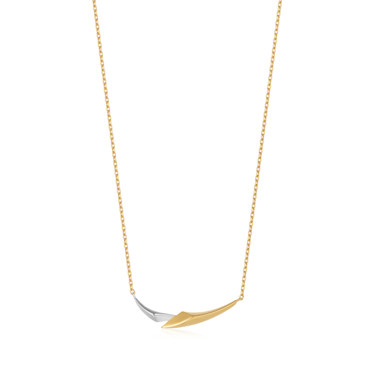 AH N049-02T Tough Love
Deze op een pijl geinspireerde goudkleurige chain halsketting met een bicolor tussenstuk is perfect voor elke gelegenheid en geven een update voor je dagelijkse collectie. Sierlijk en speels voor een maximalistische look, zeker mooi te combineren met de bijpassende andere sieraden van Ania Haie. 

HET MERK
GeÃ¯nspireerd door de laatste fashion trends is Ania Haie het toonaangevende sieradenmerk voor hoogkwalitatieve maar ook betaalbare zilveren sieraden, zonder op de kwaliteit in te leveren. Iedere collectie is gebaseerd op de laatste catwalktrends, waardoor Ania Haie snel tot hÃ©t sieradenmerk voor stijlbewuste consumenten is verkozen. Elk sieraad wordt ontworpen om te combineren met andere sieraden waardoor je je eigen look kunt creÃ«ren. Maar ook zijn Ania Haie sieraden opvallend genoeg om op zichzelf te dragen. 

SPECIFICATIES
- Gold Arrow Chain Necklace 
- Ketting
- 925 zilver met gold plating
- Lengte 43-48cm
- AH N049-02T