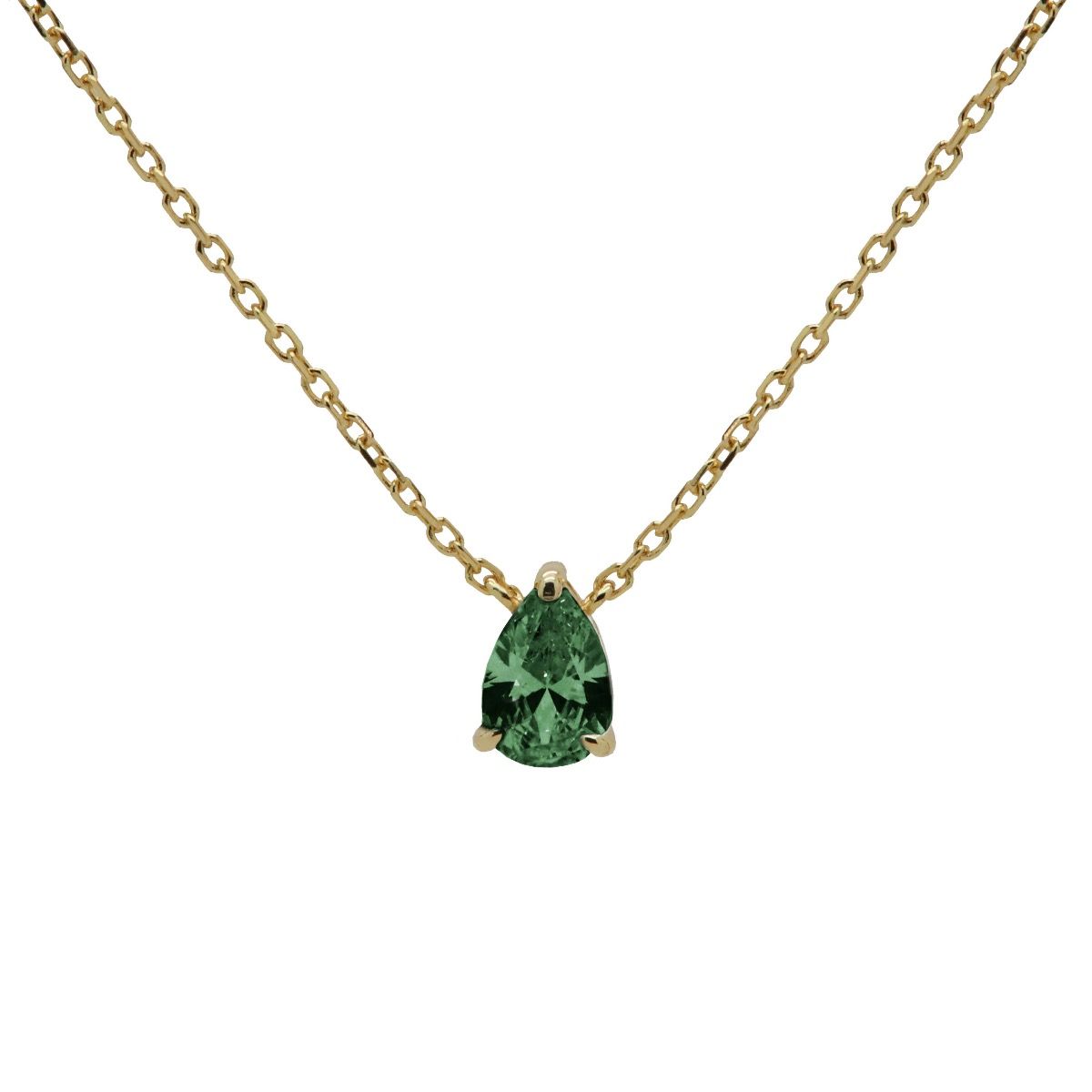 De Karma collier JULIA Emerald Green Goldplated is een elegante ketting met goudkleurige afwerking. Dit nikkelvrije sieraad uit de categorie juwelen geeft elke outfit een luxe uitstraling. Draag het bij een eenvoudige jurk om de smaragdgroene accenten te laten stralen en je look compleet te maken. Perfect voor speciale gelegenheden.