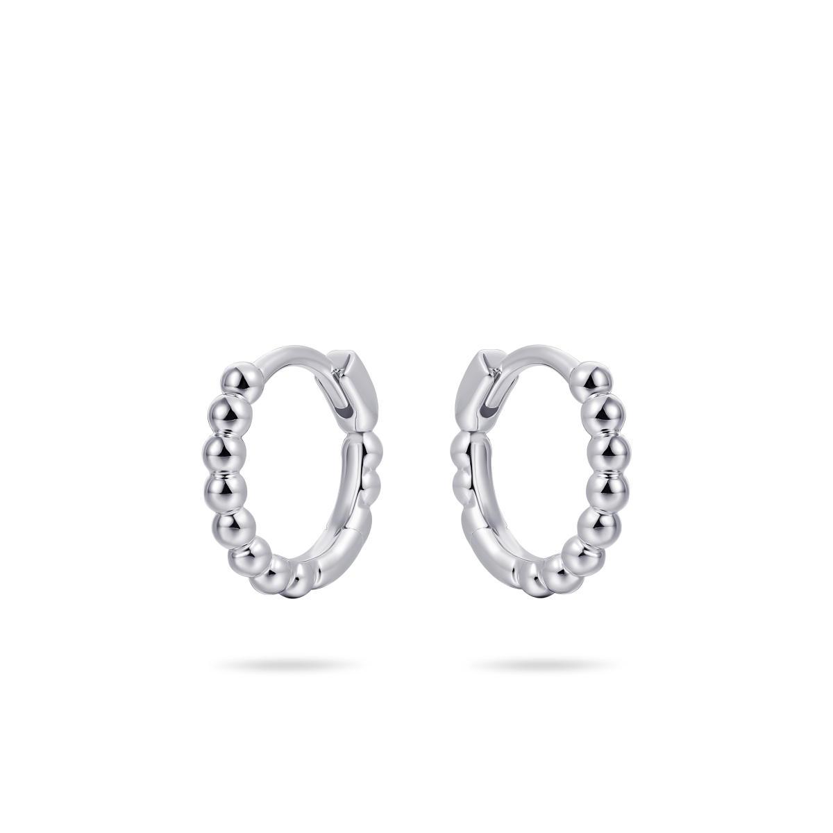 De Gisser oorbellen, creolen zilver met bolletjes, zijn stijlvolle en verfijnde sieraden die iedere outfit compleet maken. Deze creolen zijn 13,5 mm groot en passen perfect voor dagelijks gebruik of speciale gelegenheden. Draag ze met je haar omhoog om ze extra te laten schitteren. Een must-have accessoire voor elke sieradenliefhebber.