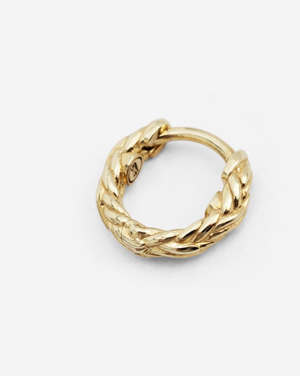 De Katja Oorbel is geïnspireerd op de Katja schakel en maakt deel uit van de Earparty collectie. Deze hoogwaardige oorbel is verkrijgbaar in zowel gerecycled zilver, 14-karaats goud als verguld. De Katja-collectie bestaat uit sieraden met prachtig gedetailleerde elementen. De oorbellen zijn per stuk te koop, maar je kunt ze ook als set dragen of combineren met andere oorbellen uit de Earparty collectie. De combinatiemogelijkheden zijn eindeloos! 