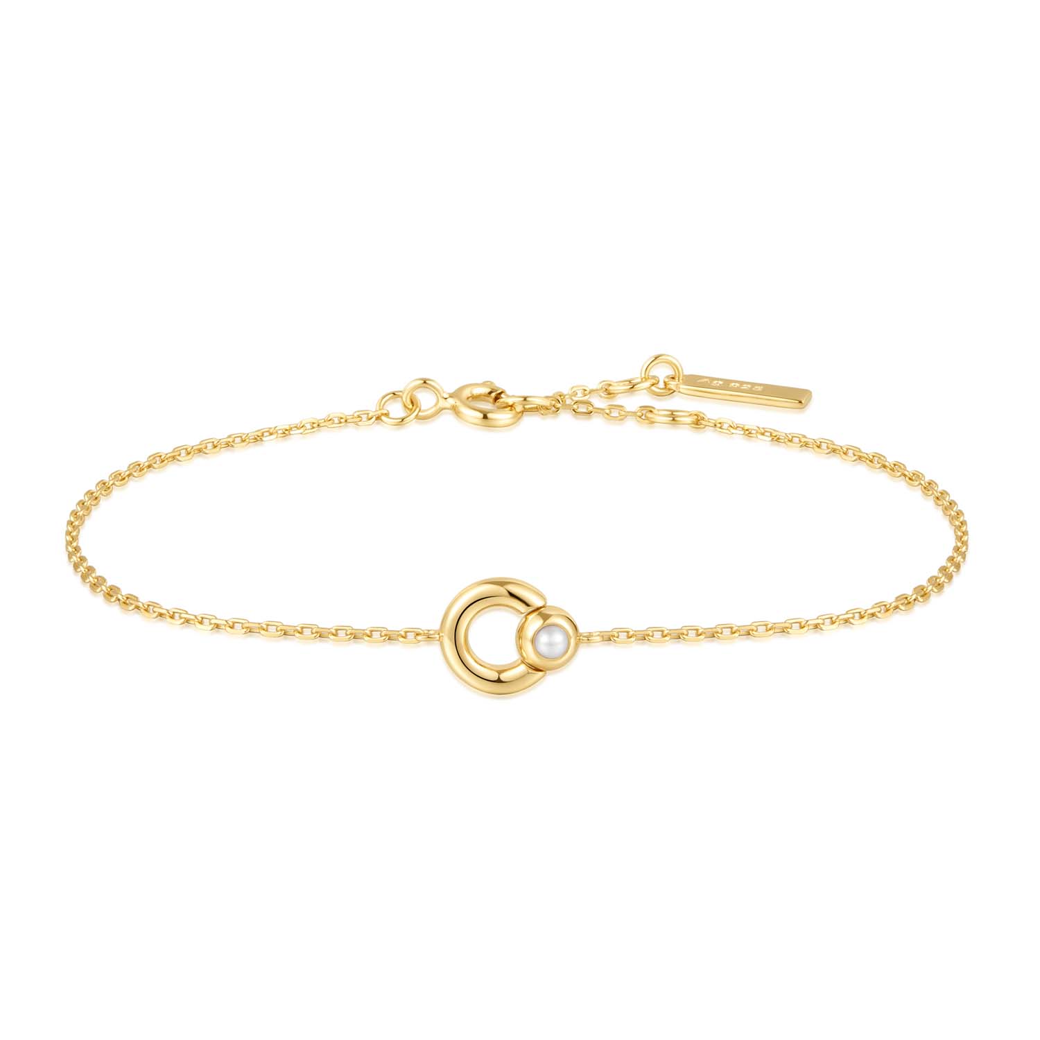 Versier je pols met een nieuwe kijk op parels met deze moeiteloze statement armband. Dit delicate stuk heeft een zoetwaterparel in combinatie met een 14kt vergulde sterling zilveren lus, perfect om de jouwe op te stapelen voor een gelaagde look.

HET MERK
Geïnspireerd door de laatste fashion trends is Ania Haie het toonaangevende sieradenmerk voor hoogkwalitatieve maar ook betaalbare zilveren sieraden, zonder op de kwaliteit in te leveren. Iedere collectie is gebaseerd op de laatste catwalktrends, waardoor Ania Haie snel tot hét sieradenmerk voor stijlbewuste consumenten is verkozen. Elk sieraad wordt ontworpen om te combineren met andere sieraden waardoor je je eigen look kunt creëren. Maar ook zijn Ania Haie sieraden opvallend genoeg om op zichzelf te dragen.

SPECIFICATIES
- Ania Haie
- Armband
- 925 zilver met gold/ rhodium plating
- Lengte 18,5cm
- AH B058-03G