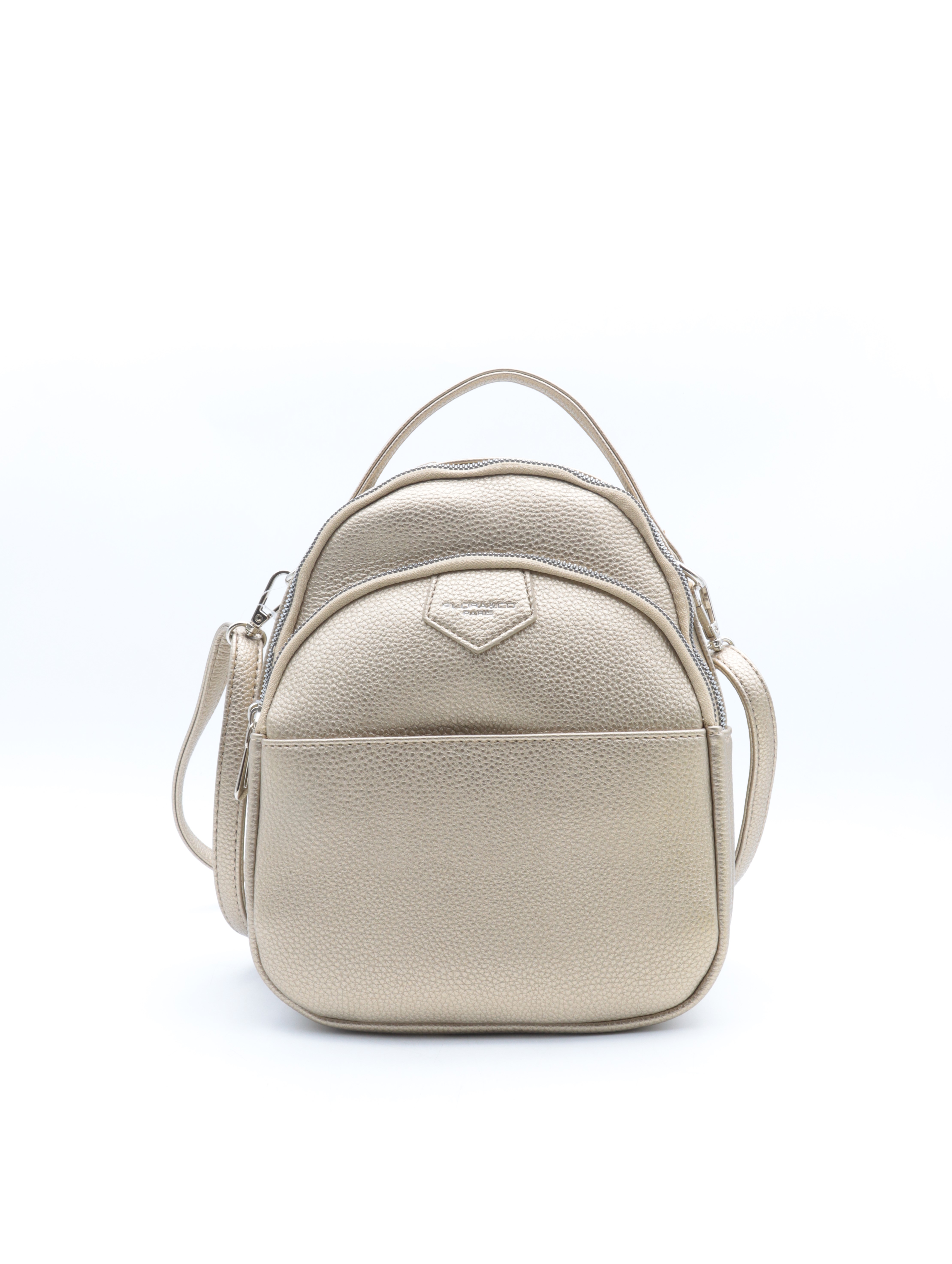 De Flora&Co rugzak zwart, modelnummer F3610-Taupe Metal., biedt een stijlvolle en functionele optie voor dagelijks gebruik. Deze rugzak valt onder de categorie "TASSEN" en is van het type "RUGZAKKEN". Draag hem comfortabel op je rug voor optimale bewegingsvrijheid en gemak, ideaal voor werk, school of reizen. Voeg flair toe aan je dagelijkse outfit.

Afmetingen:
Hoogte 25cm x breed 22cm x diep 11cm