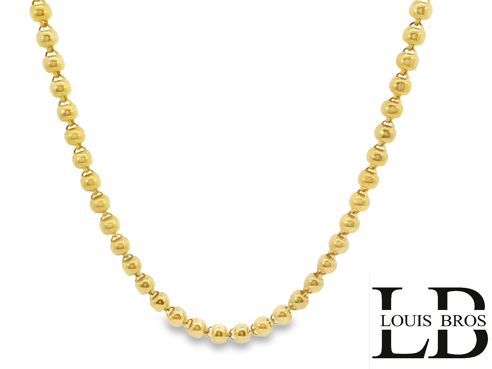 Dit prachtige geelgouden collier is vervaardigd uit 14 karaat goud (15.41 gr) en is een echte klassieker in elke sieradencollectie. Het collier bestaat uit elegante bolvormige schakels met een hoogglans gepolijste afwerking, die zorgen voor een schitterend en luxueus effect.

Dankzij het minimalistische ontwerp is deze bolletjesketting zowel geschikt voor dagelijks gebruik als voor feestelijke gelegenheden. Het collier kan perfect solo gedragen worden voor een subtiele, chique uitstraling, maar is ook ideaal om te combineren met andere kettingen voor een trendy layered look.

Details:

Materiaal: 14 karaat geelgoud
Type ketting: Bolletjesketting met ronde, hoogglans gepolijste schakels
Afwerking: Stralend glanzend
Stijl: Tijdloos, elegant en veelzijdig
Sluiting: karabijnsluiting
Perfect als cadeau voor een speciale gelegenheid of om jezelf te verwennen met een stijlvol sieraad van blijvende waarde.
Merk: Louis Bros – Vakmanschap en kwaliteit sinds jaar en dag.
Verkrijgbaar vanaf 40 cm!






