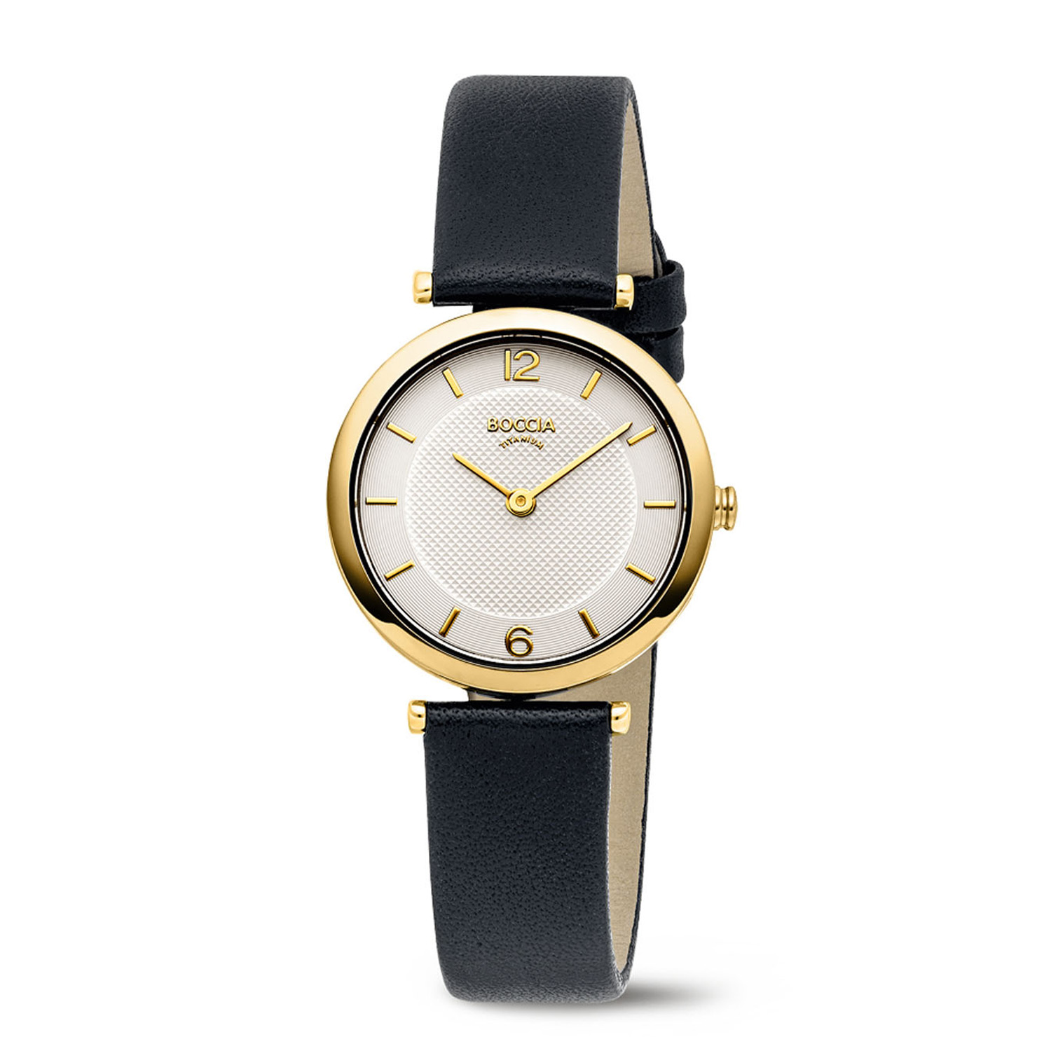 Boccia Titanium 3362-02 Dames 
Dit dameshorloge van Boccia heeft een klassieke uitstraling. De 3362-02 heeft een ronde goudkleurige titanium horlogekast met een diameter van 30mm met een witte wijzerplaat met een goudkleurige uursaanduiding. Aan de titanium kast zit een zwarte leren horlogeband met gespsluiting. Het horloge heeft een mineraalglas en is 5ATM. Of je nu klassiek of chique gekleed gaat, dit horloge past bij elke outfit en iedere gelegenheid!

HET MERK
Boccia Titanium is het titanium merk van Nederland, dat zijn oorsprong in Duitsland vindt en is opgericht in het jaar 1992. Ontwikkeld door internationale ontwerpers. Alle titanium componenten van de BOCCIA TITANIUM collectie zijn gemaakt van 99,7% puur titanium; het bijzondere materiaal. Het is licht in gewicht, neemt de temperatuur van de huid aan en is zeer huidvriendelijk. Bovendien is het corrosie- en temperatuurbestendig.

SPECIFICATIES
- Mineraalglas
- Ronde titanium horlogekast, Ø 30mm
- Zwarte lerenband
- Witte wijzerplaat 
- 5ATM