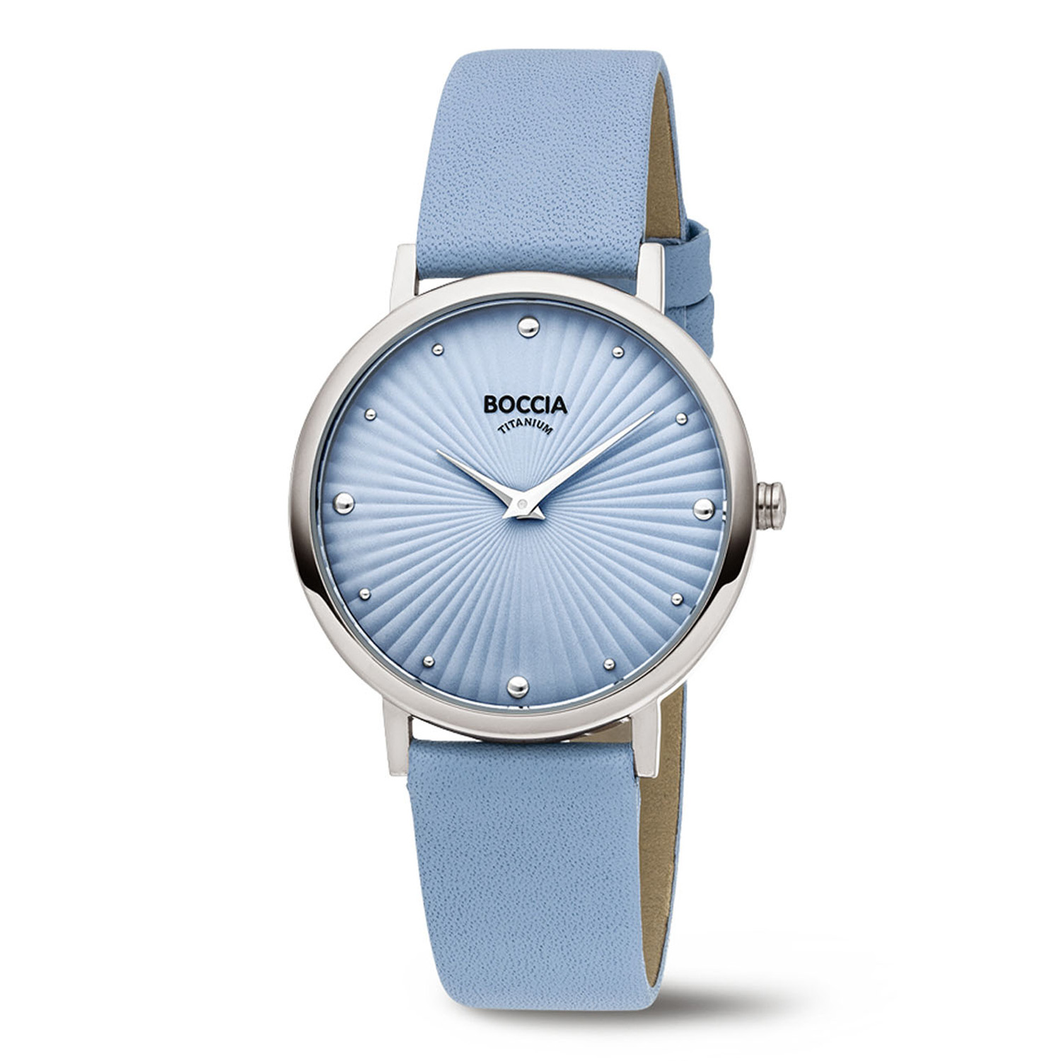 Boccia Titanium 3365-01 Dames 
Dit dameshorloge van Boccia heeft een klassieke uitstraling. De 3365-01 heeft een ronde titanium horlogekast met een diameter van 34mm met een blauwe bewerkte wijzerplaat met een fijne uursaanduiding. Aan de titanium kast zit een blauwe lerenband met een gespsluiting. Het horloge heeft een mineraalglas en is 5ATM. Of je nu klassiek of chique gekleed gaat, dit horloge past bij elke outfit en iedere gelegenheid!

HET MERK
Boccia Titanium is het titanium merk van Nederland, dat zijn oorsprong in Duitsland vindt en is opgericht in het jaar 1992. Ontwikkeld door internationale ontwerpers. Alle titanium componenten van de BOCCIA TITANIUM collectie zijn gemaakt van 99,7% puur titanium; het bijzondere materiaal. Het is licht in gewicht, neemt de temperatuur van de huid aan en is zeer huidvriendelijk. Bovendien is het corrosie- en temperatuurbestendig.

SPECIFICATIES
- Mineraalglas
- Ronde titanium horlogekast, Ø 34mm
- Blauwe lerenband
- Blauwe wijzerplaat 
- 5ATM