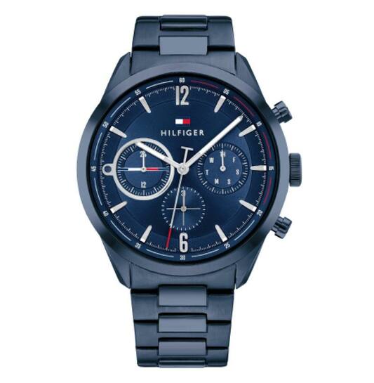 Dit Tommy Hilfiger horloge behoort tot de Matthew collectie.
Referentienummer: TH1791945

Dit stoere Tommy Hilfiger horloge heeft een blauwe stalen kast en band. Op de blauwe chronograaf-look wijzerplaat zijn de dag, datum en 24-uurs aanduiding af te lezen. De kast heeft een diameter van 44MM en is waterbestendig tot 5 ATM / 50 M.
