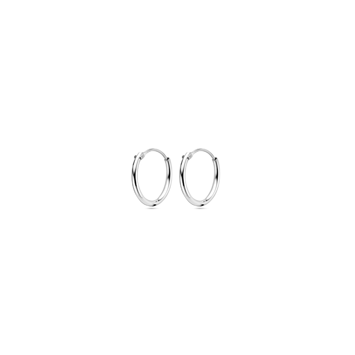 Zilveren oorring rhodium 13mm x1.3mm met een ronde buis en een scharnier-sluiting.