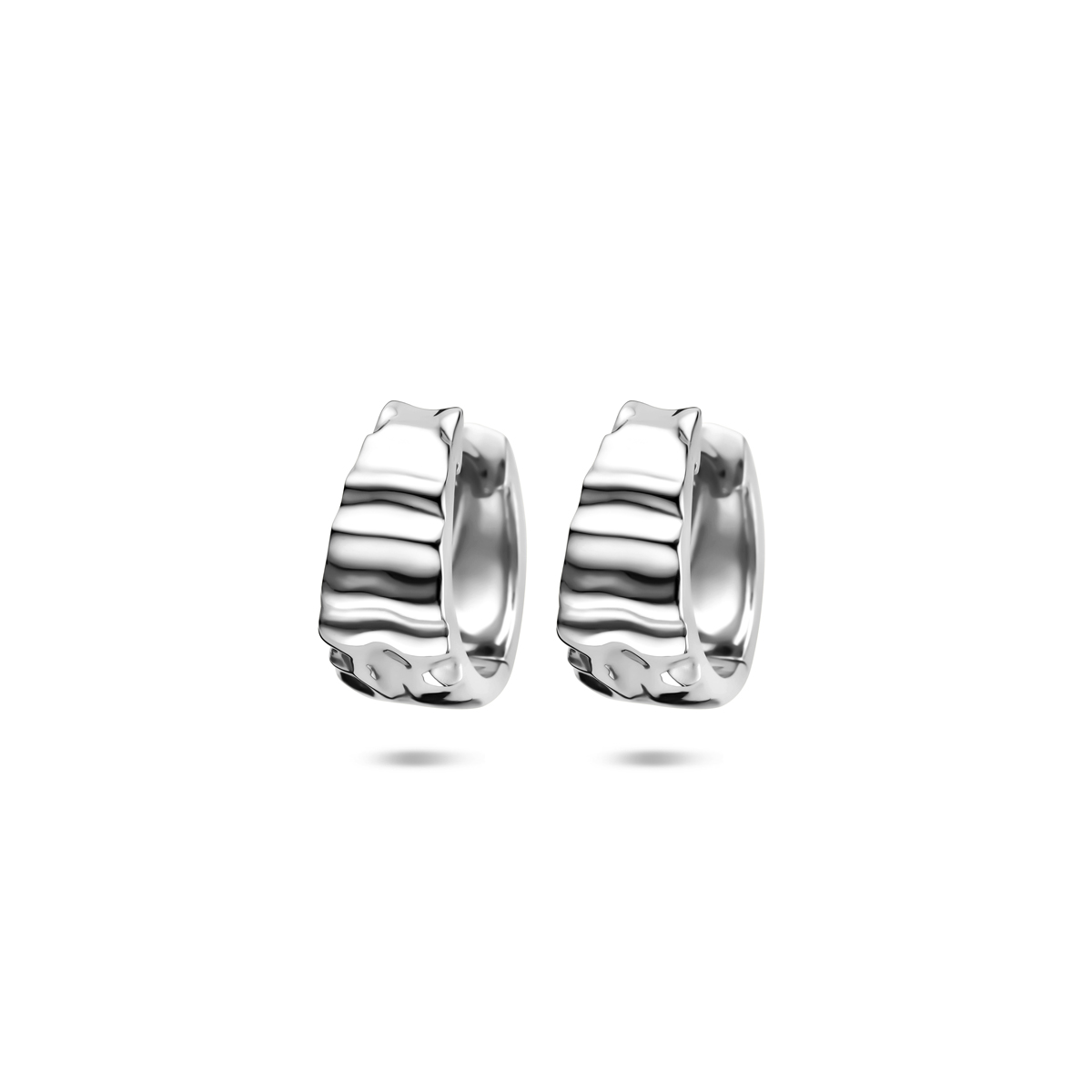 Gerhodineerd 925 zilveren klapoorringen met een afmeting van 13.5x6mm.