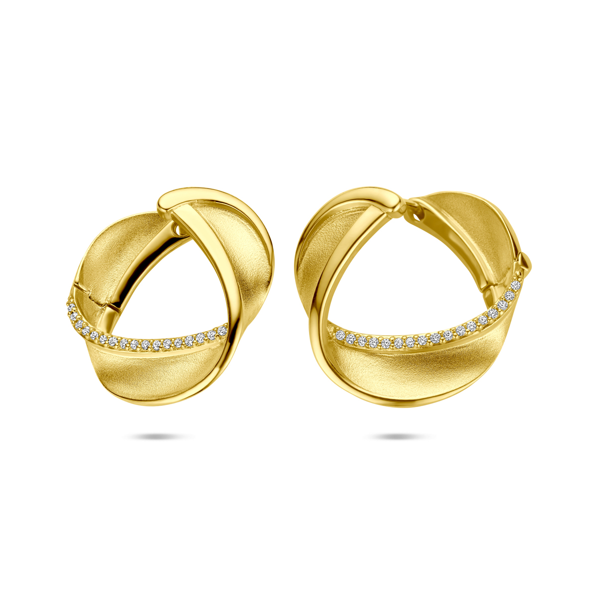 Verguld 925 zilveren klapoorringen uitgevoerd met zirkonia. De klapoorringen hebben een afmeting van 21.5x13mm. Geen garantie op plating.