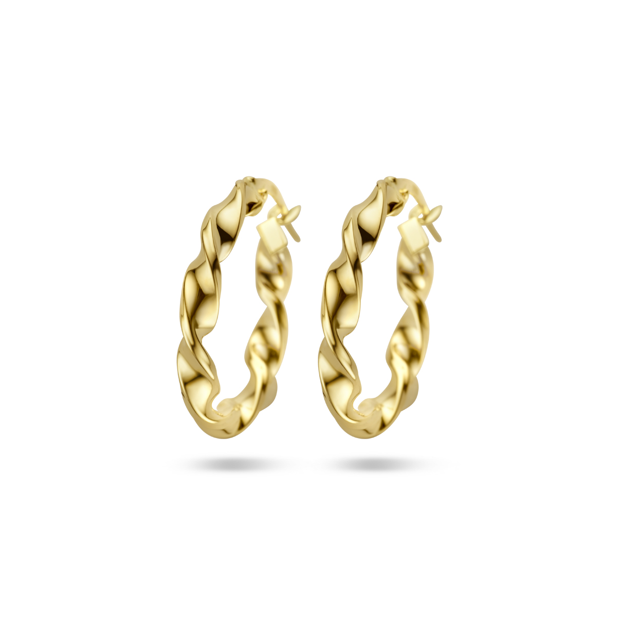 9k Geel kleurige oorringen met een afmeting van 20.5x3mm.