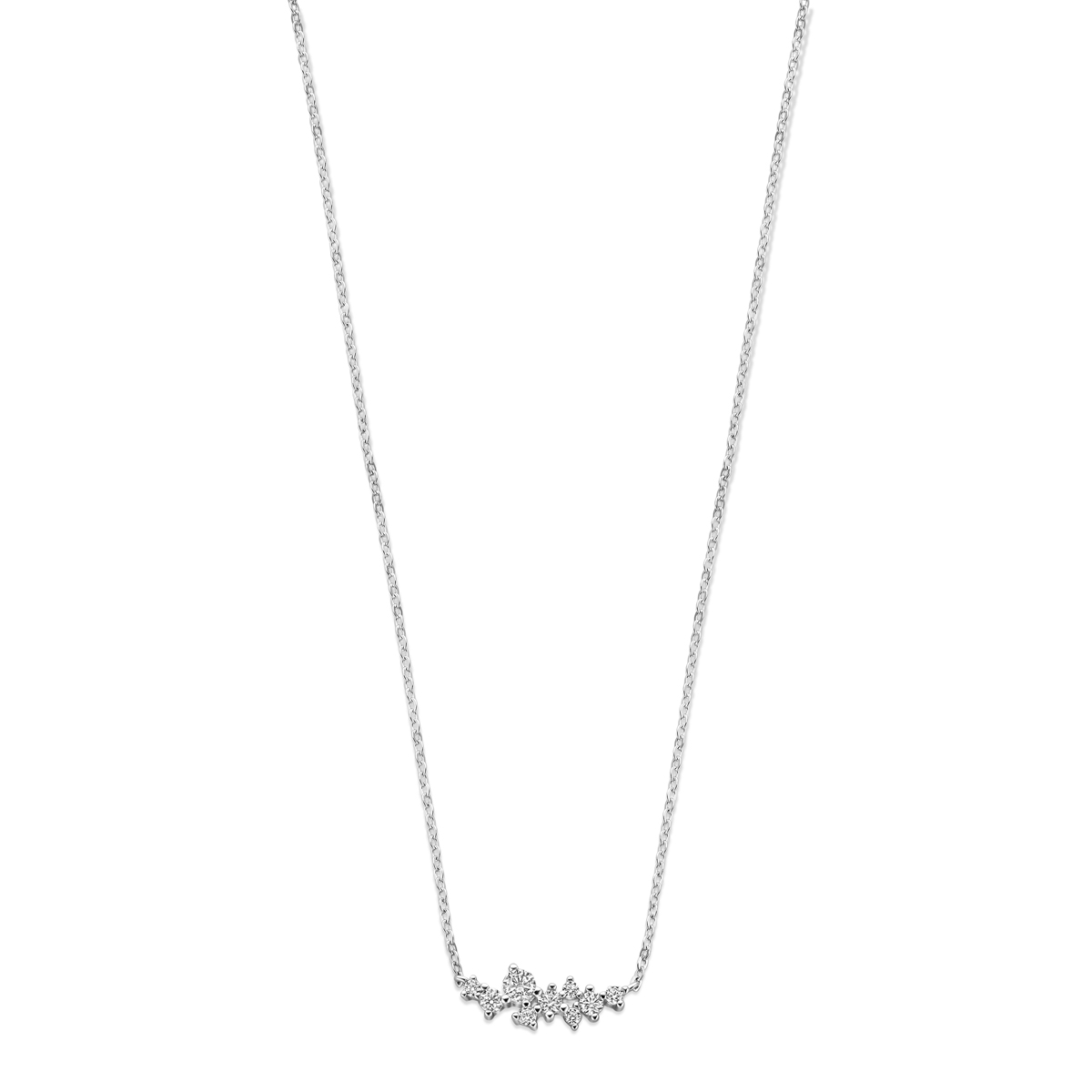 Gerhodineerd 925 zilveren collier uitgevoerd met zirkonia. Het collier heeft een draaglengte van 42cm en een extensie van 3cm. De schakelbreedte is 1.3mm. Uitgevoerd met een karabijn sluiting.