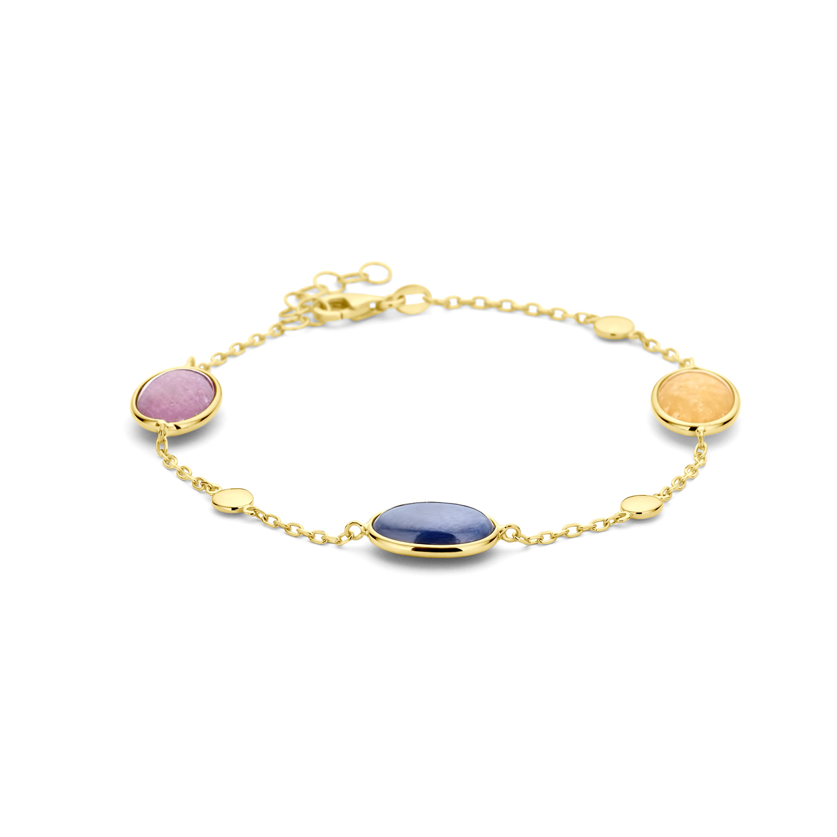 14k Geelgouden armband uitgevoerd met geel, rood en blauwe saffier. De armband heeft een draaglengte van 17cm met 2cm extensie. De schakelbreedte is 1.4mm. Uitgevoerd met karabijnsluiting.