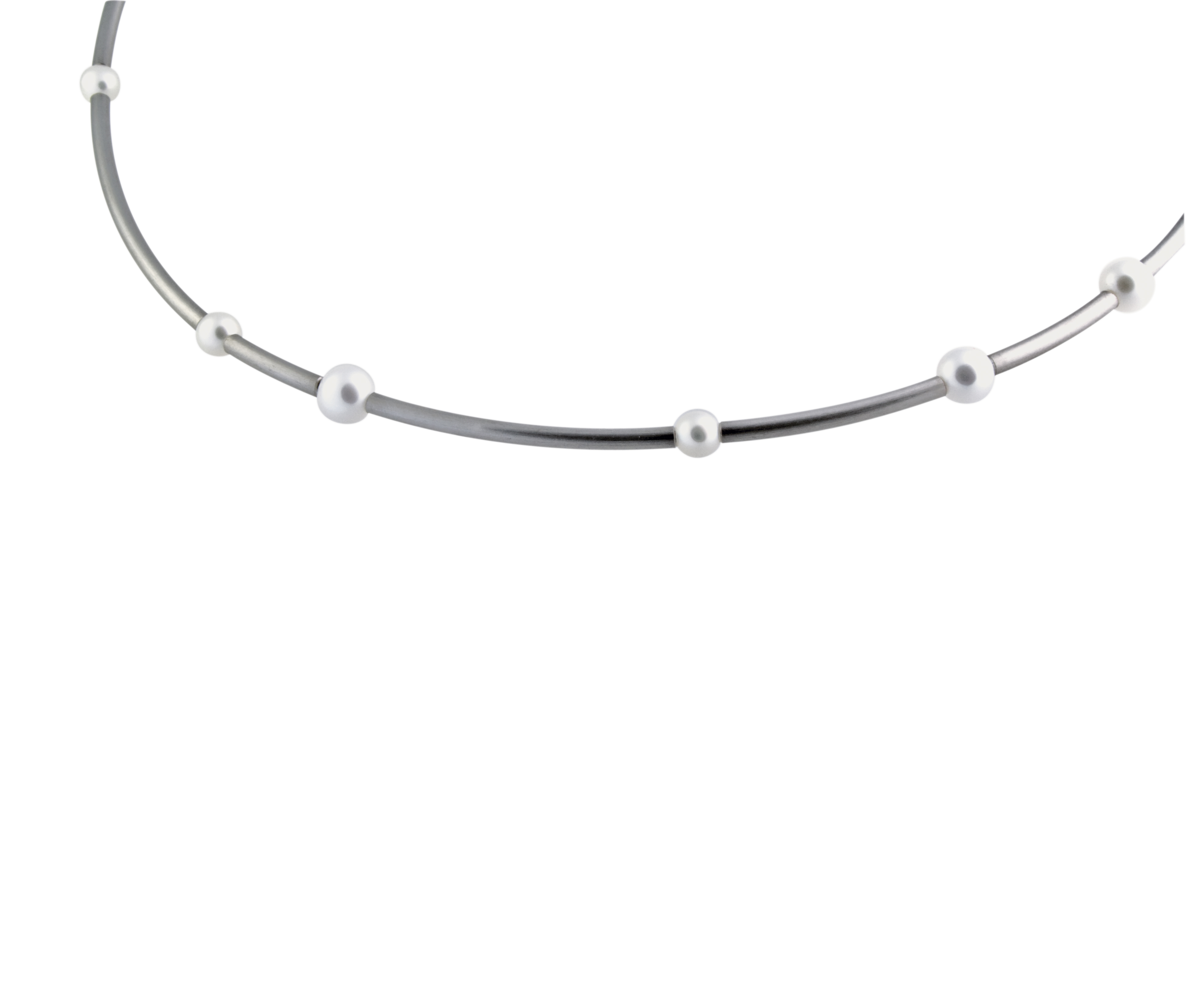 Een stalen collier Schmuckwerk model Stäbchen met 19 zoetwater parels 3+4mm.
