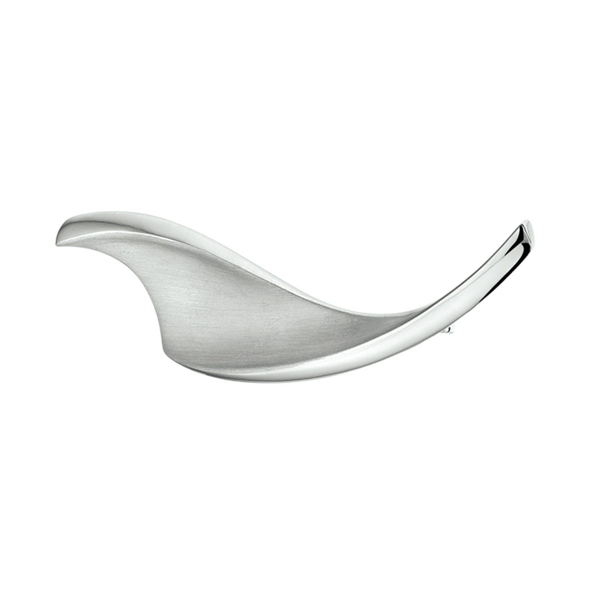 Gerhodineerd zilveren broche

Circa metaalgewicht: 6.5 gr
Hoogt: 15mm
Breedte: 48.5mm
Afwerking(deels) gematteerd