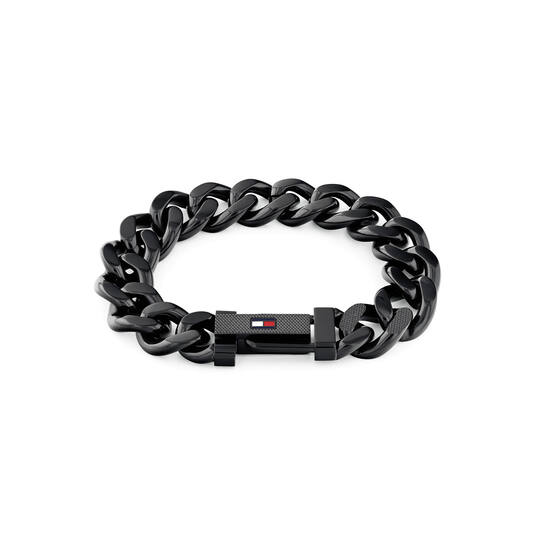 Tommy Hilfiger Jewels TJ2790639 Armband Heren Staal 19cm
Deze armband van Tommy Hilfiger uit de jewelry serie Wild met nr: TJ2790639 is een opvallend model. De stalen zwarte heren armband heeft grove gourmet schakels met een opvallende verstelbare sluiting. Op de sluiting is in het relief het Tommy vlaggetje van emaille goed zichtbaar. De armband heeft een lengte van ong. 19cm. Ook leuk te combineren met andere armbanden en sieraden van Tommy Hilfiger.

Het merk:
Tommy Hilfiger is wereldwijd één van de grootste designer lifestyle merken en is internationaal bekend om haar classic American cool stijl. De sieraden zijn voor dames en heren met een eigen stijl, die niet bang zijn om dit aan de wereld te laten zien.

Specificaties:
- Schakelarmband
- Materiaal: Goudkleurig taal
- Lengte 19cm
- Heren sieraad