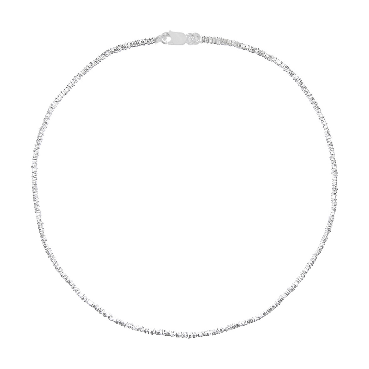 Een zilveren blokjes ketting met een lengte van 45cm. Ideaal om te dragen als dagelijks accessoire of bij speciale gelegenheden. 