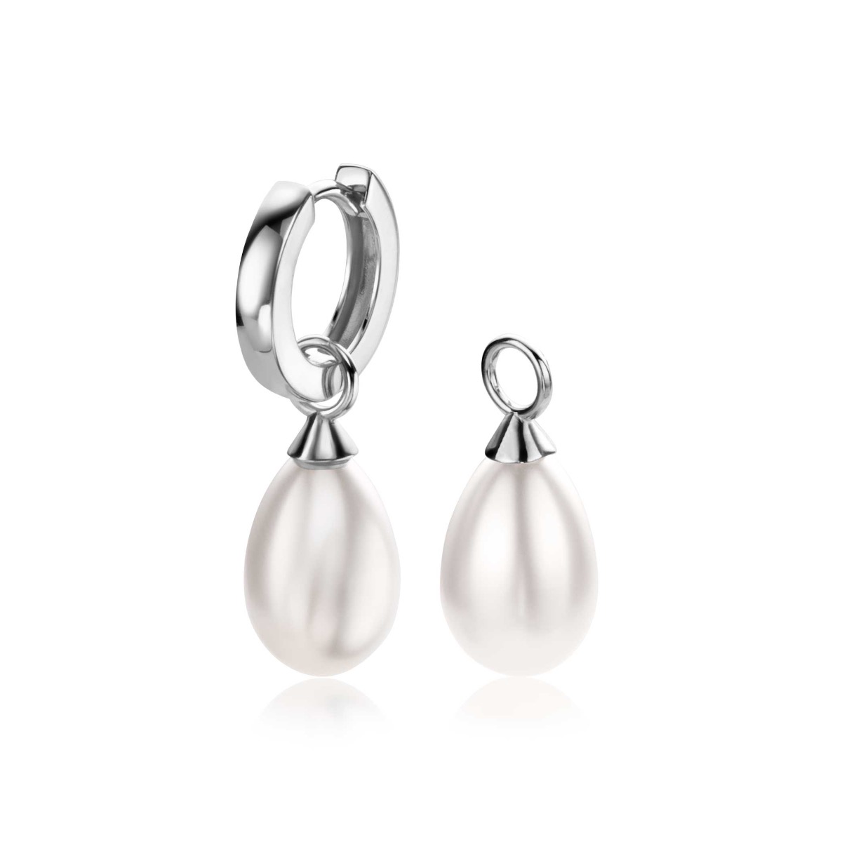 ZINZI zilveren oorbedels met witte peervormige parel. De parel is 15x10mm groot. De oorbedel is verkrijgbaar in verschillende leuke en opvallende kleuren. Hang ze sierlijk aan je zilveren Zinzi oorringen. De oorringen zijn niet bij de prijs inbegrepen. Vervaardigd van eerste gehalte zilver (925) en met extra rodiumlaag voor een langdurige glans.
