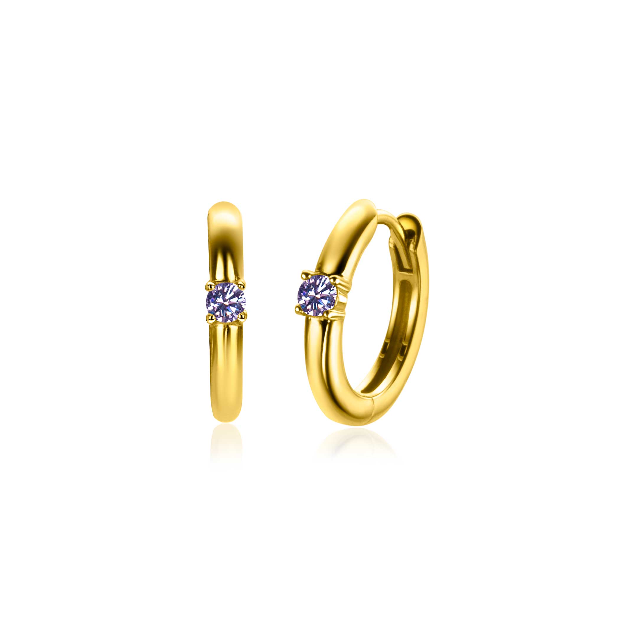BIRTHSTONE oorrringen 13mm gold plated JUNI, staan symbool voor iemand die in de maand juni is geboren. In juni is de geboortesteen 'licht paars amethist zirconia'. Iedere geboortesteen heeft haar eigen betekenis. De oorringen hebben een luxe scharnier-sluiting. Vervaardigd van eerste gehalte zilver (925) en met extra 14K geel vergulding.