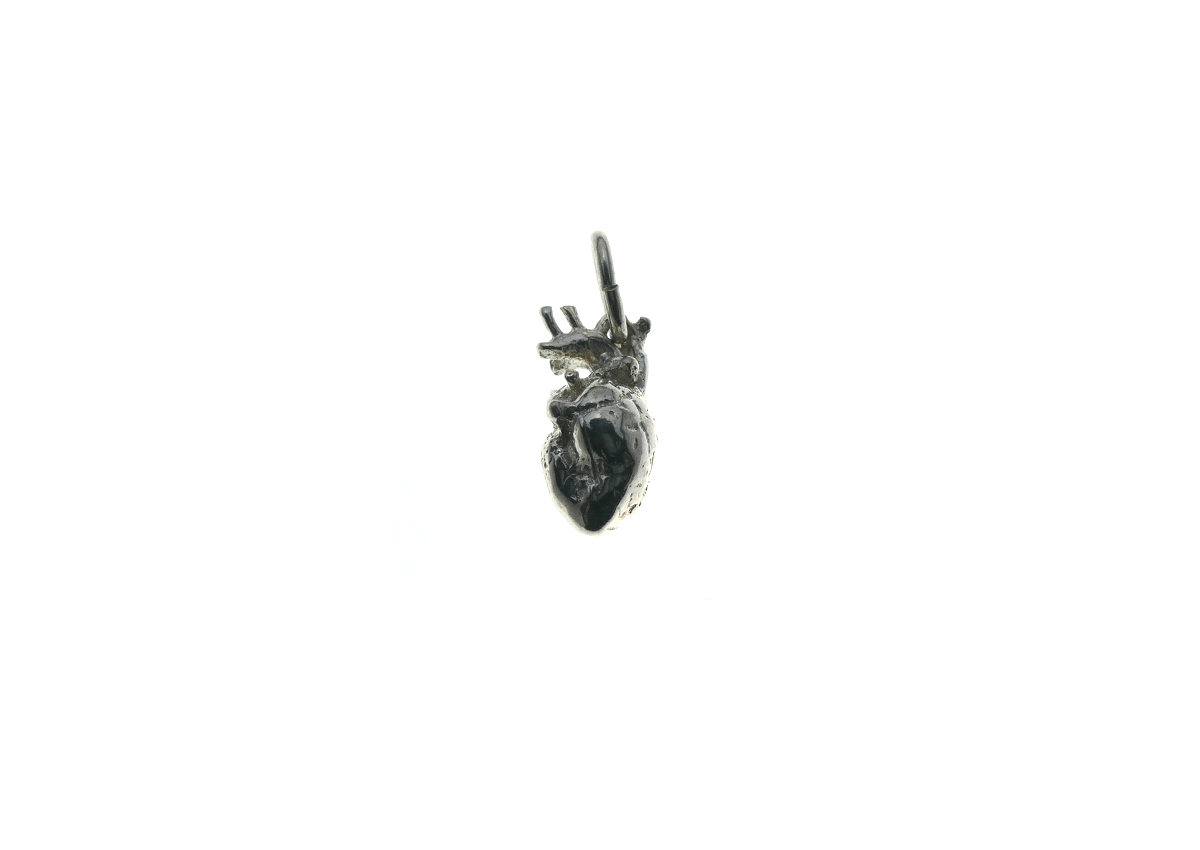 Sterling Zilveren Massieve Hanger met Draad oog in de vorm van een Anatomisch Correct Hart 6x12mm

