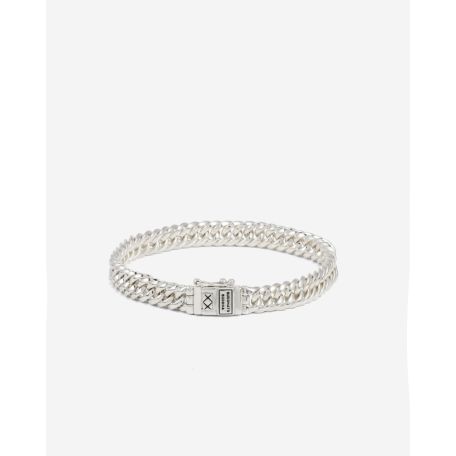 De Buddha to Buddha J082 Chain Mini Armband Zilver C+ is gemaakt van zilver en heeft een lengte van 17cm. Dit elegante sieraad is perfect als aanvulling op elke outfit en valt onder de categorie armband. Draag het solo of combineer met andere armbanden voor een stijlvolle, gelaagde look.