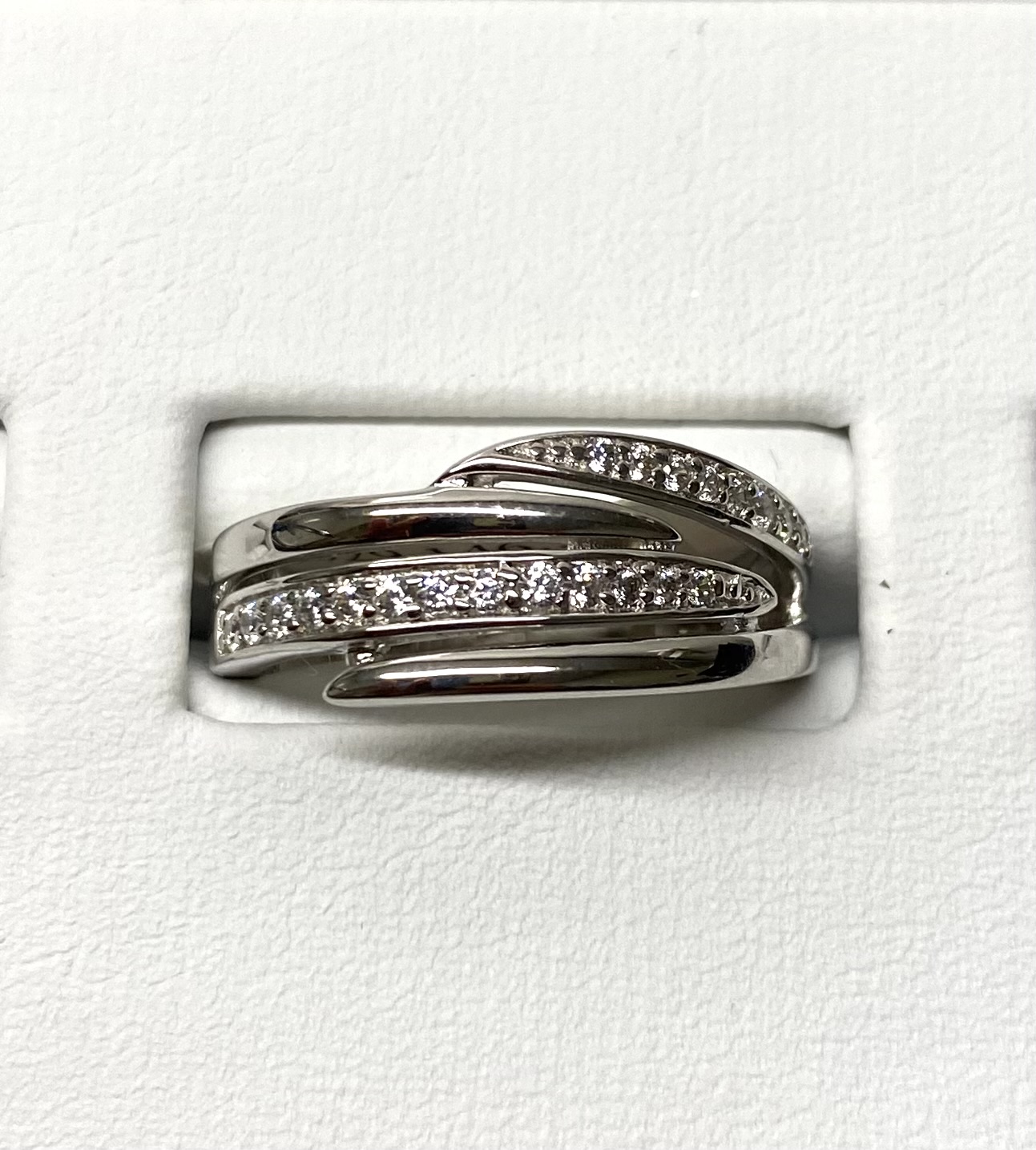 Zilveren ring Rosa di Luca zirkonia’s 
Maat 58