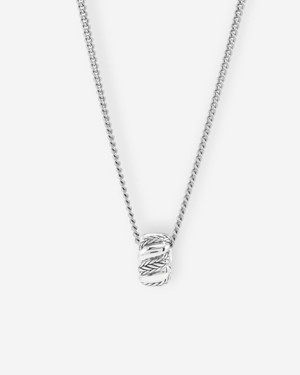De Buddha to Buddha 702 Ellen hanger spiraal is een prachtige zilveren hanger. Deze sierlijke hanger is ideaal voor elke gelegenheid en kan zowel casual als elegant gedragen worden. Combineer het met een zilveren ketting voor een verfijnde look of draag het solo voor een subtiel accent. Perfect als cadeau of voor jezelf.
