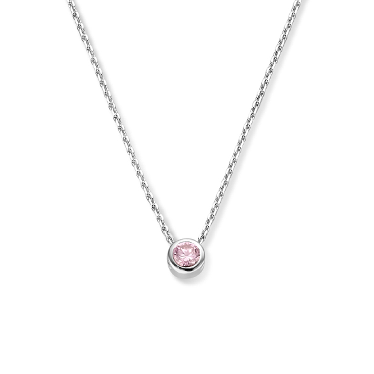 Gerhodineerd 925 zilveren collier uitgevoerd met schitterende zirkonia en een karabijn sluiting. Het collier heeft een draaglengte van 41cm met 4cm extensie. De schakelbreedte is 1.1mm.