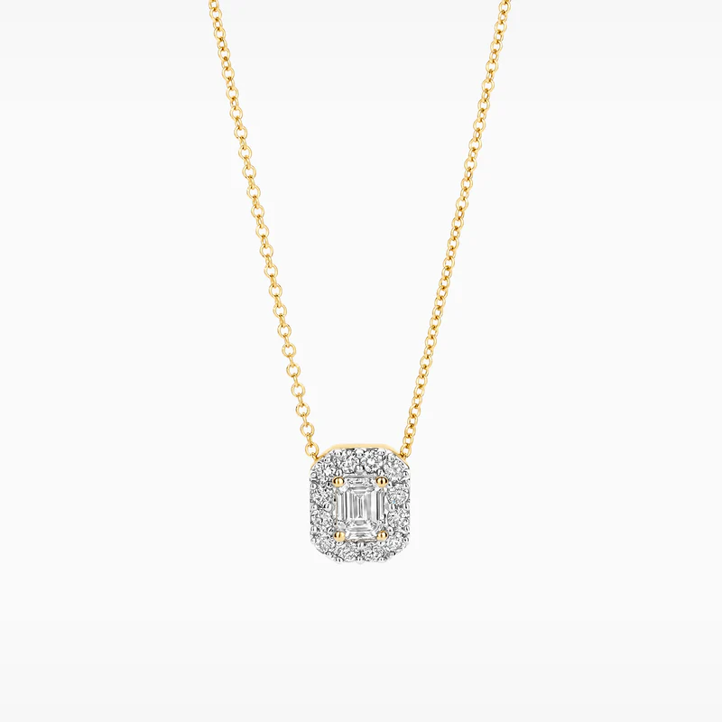 Een rechthoekige lab-diamond omringd door briljant geslepen lab-diamonds siert dit 14k geelgouden collier. De lengte van het collier is 42 cm. Draag hem alleen of in combinatie met andere sieraden met lab-diamonds uit onze collectie.