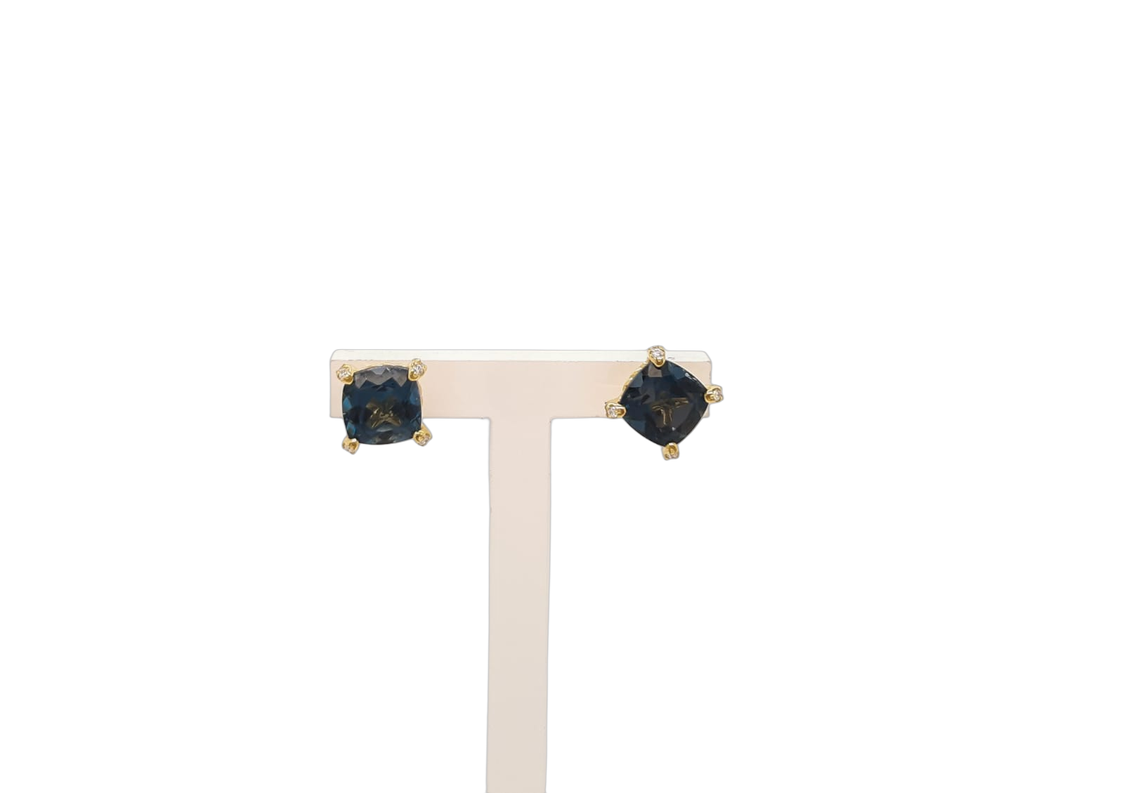 ROMANCE BY R&C 18KT GG OORSTEKER EMBRACE LONDON BLUE TOPAAS OOR2032-LBT