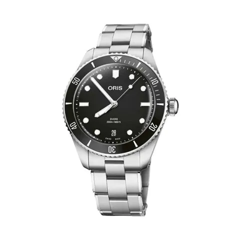 Een Oris horloge model Divers Date zwarte wijzerplaat en stalen band.