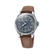 Een Oris horloge model Big Crown Pointer Date met blauwe wijzerplaat en bruine lederen band.