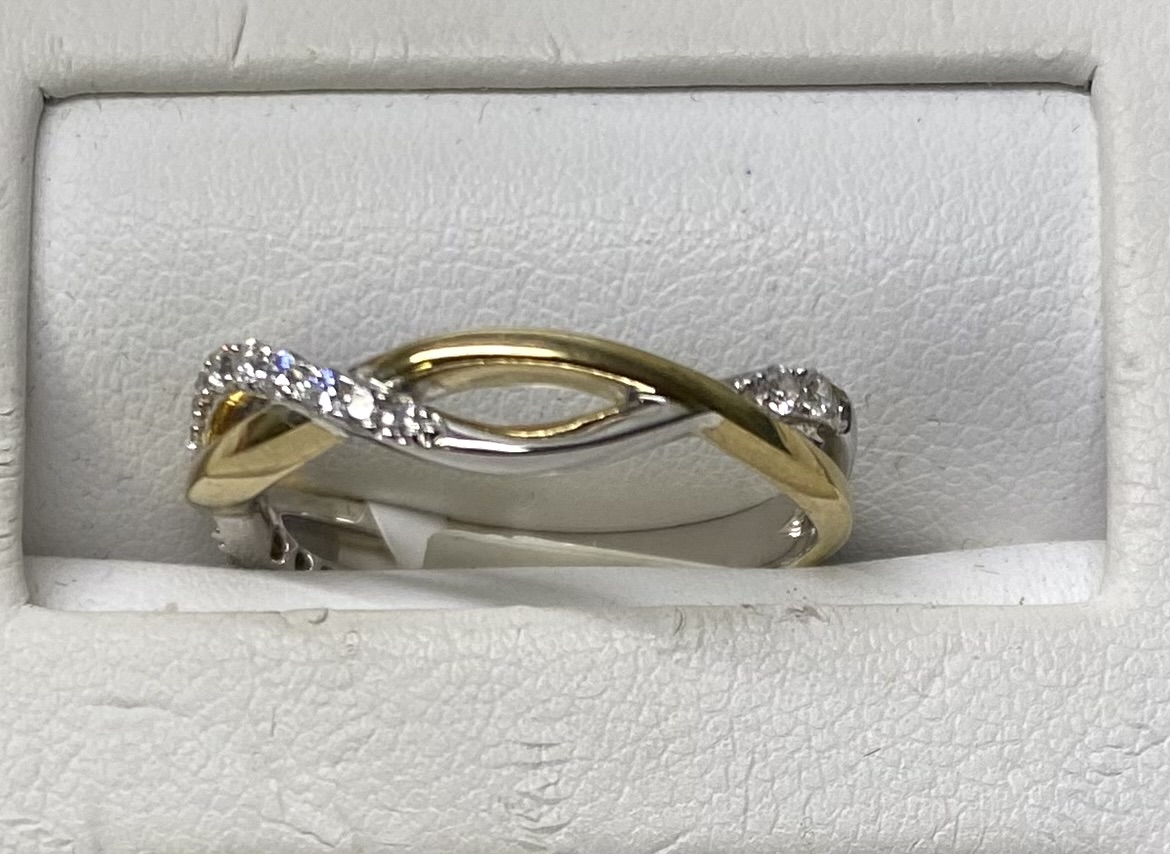Rosa di luca  Zilveren ring zirkonia’s 
Maat 56