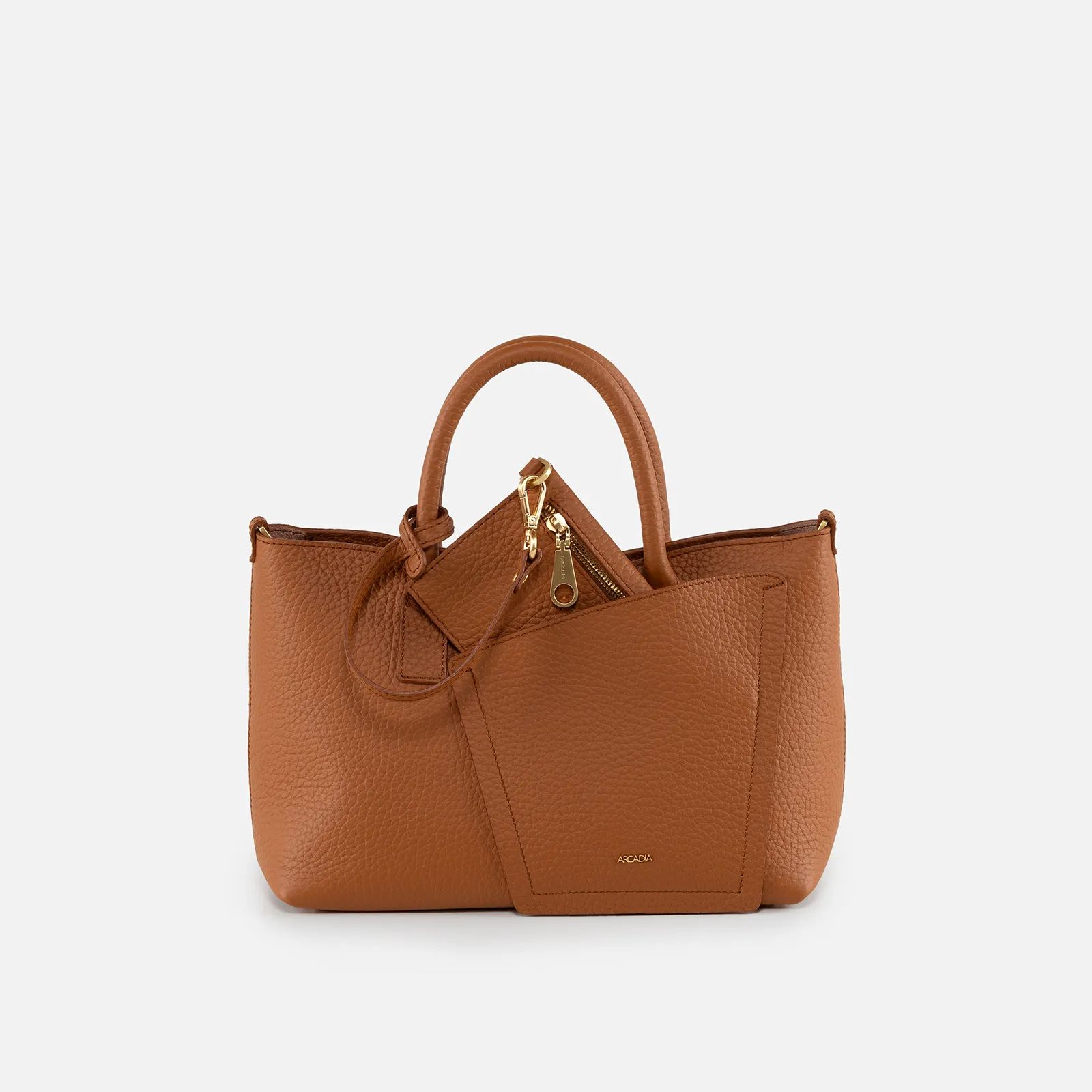 
Rosalie Small Handgrepen
De Arcadia Rosalie is een oost-west handtas gemaakt van volnerf kalfsleer. Het stoere en sportieve design, maar toch praktisch dankzij het verwijderbare buitenvak, maakt deze handtas het perfecte item voor een dagje op kantoor.

Productdetails

• Hoogte: 9,50 inch / 24 cm
• Lengte: 15 inch / 38 cm
• Diepte: 5 inch / 13 cm
Gekorreld kalfsleer / Gewicht: 0,8 kg / Handgrepen hangen 18 cm - 7 inch / Ritssluiting aan de bovenkant / Binnenzak met rits / Geborstelde goudkleurige hardware / Afneembare schouderriem hangt 47-53 cm - 18,50-20,75 inch / Ongevoerd / Beschermende metalen voetjes / Interne metalen plaat Arcadia Made in Italy / Model lengte 5'64” - 172 cm