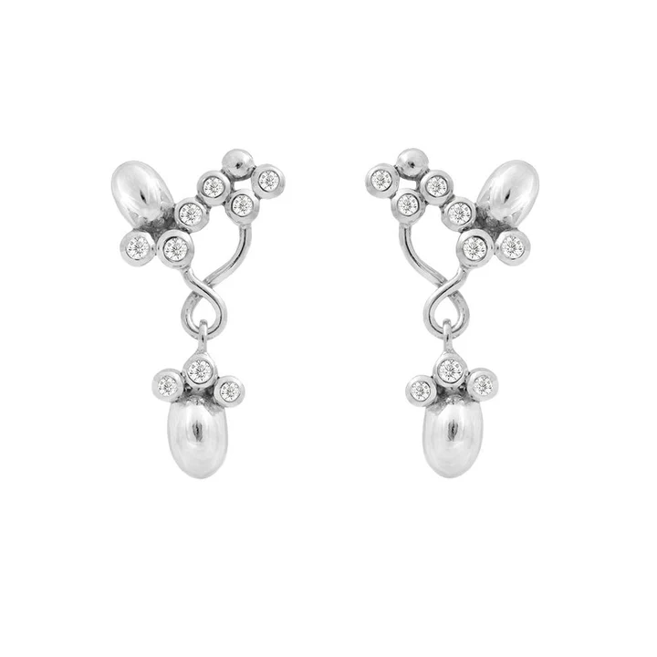 Deze sterling zilveren oorbellen hebben elke 7 ronde zirkonia's van 1,35 mm en 2 ronde zirkonia's van 1,5 mm.