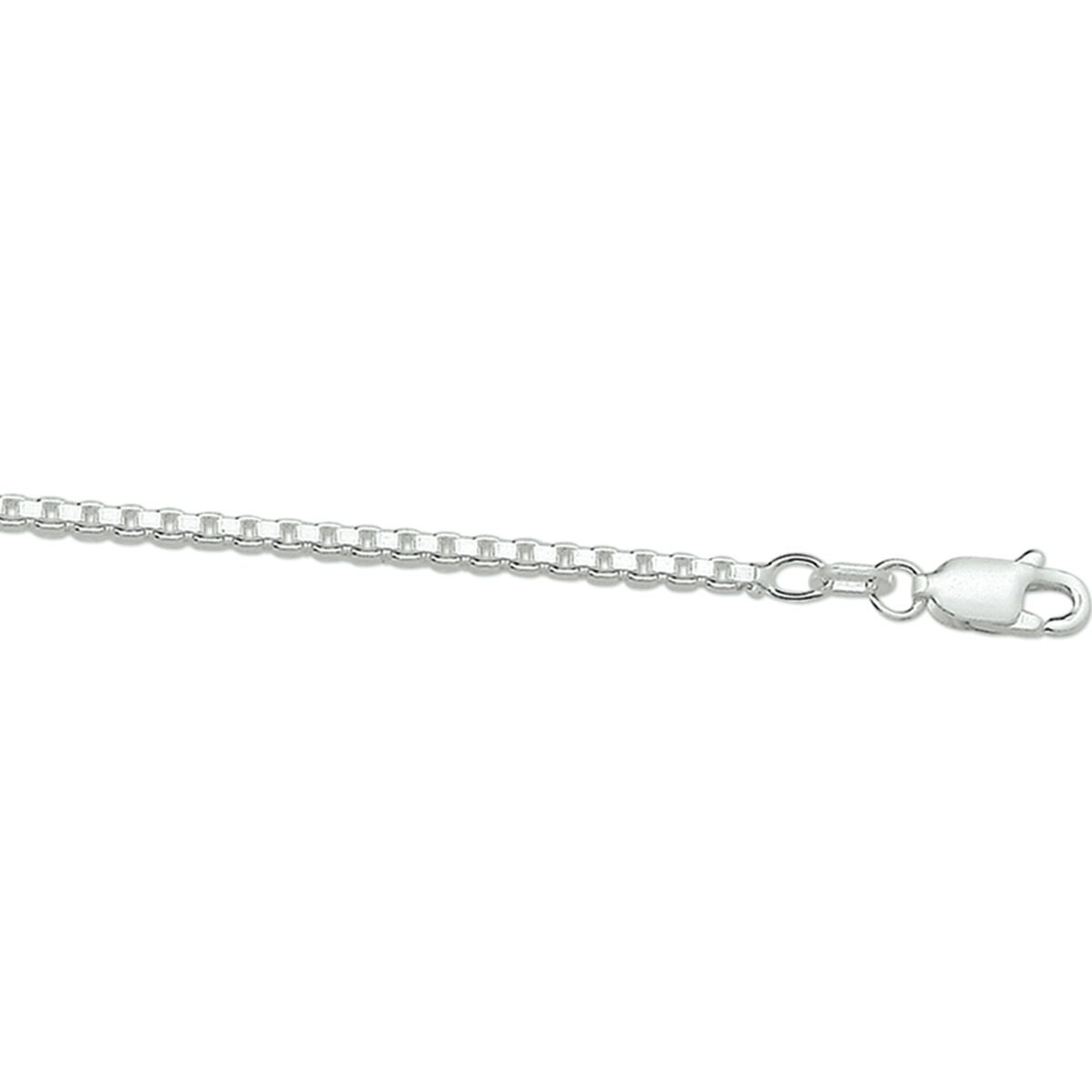 De Collier Venetiaans 1,7 mm, 50 cm is een verfijnd sieraad, ideaal om je outfit elegant te complementeren. Dit kettingtype valt onder de categorie: JEWEL en is een NECKLACE. Draag hem solo voor een subtiele uitstraling of combineer met andere kettingen voor een gelaagd effect. Perfect voor dagelijks gebruik of speciale gelegenheden.