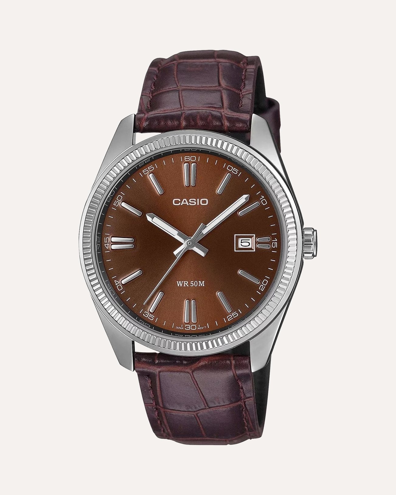 • Waterbestendig tot 5 bar
• Datumweergave op 3 uur
• Een eenvoudig, gebruiksvriendelijk ontwerp
• Bandje van echt leder