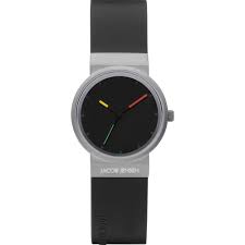 De Titanium Sapphire 655 is een hoogwaardige polshorloge van een ongedefinieerd merk. Het combineert duurzaamheid en stijl met zijn titanium constructie en saffierglas. Deze eigenschappen maken het horloge geschikt voor dagelijks gebruik en speciale gelegenheden. Draag het subtiel om je pols voor een elegante en verfijnde uitstraling. Perfect te combineren met zowel formele als casual kleding.