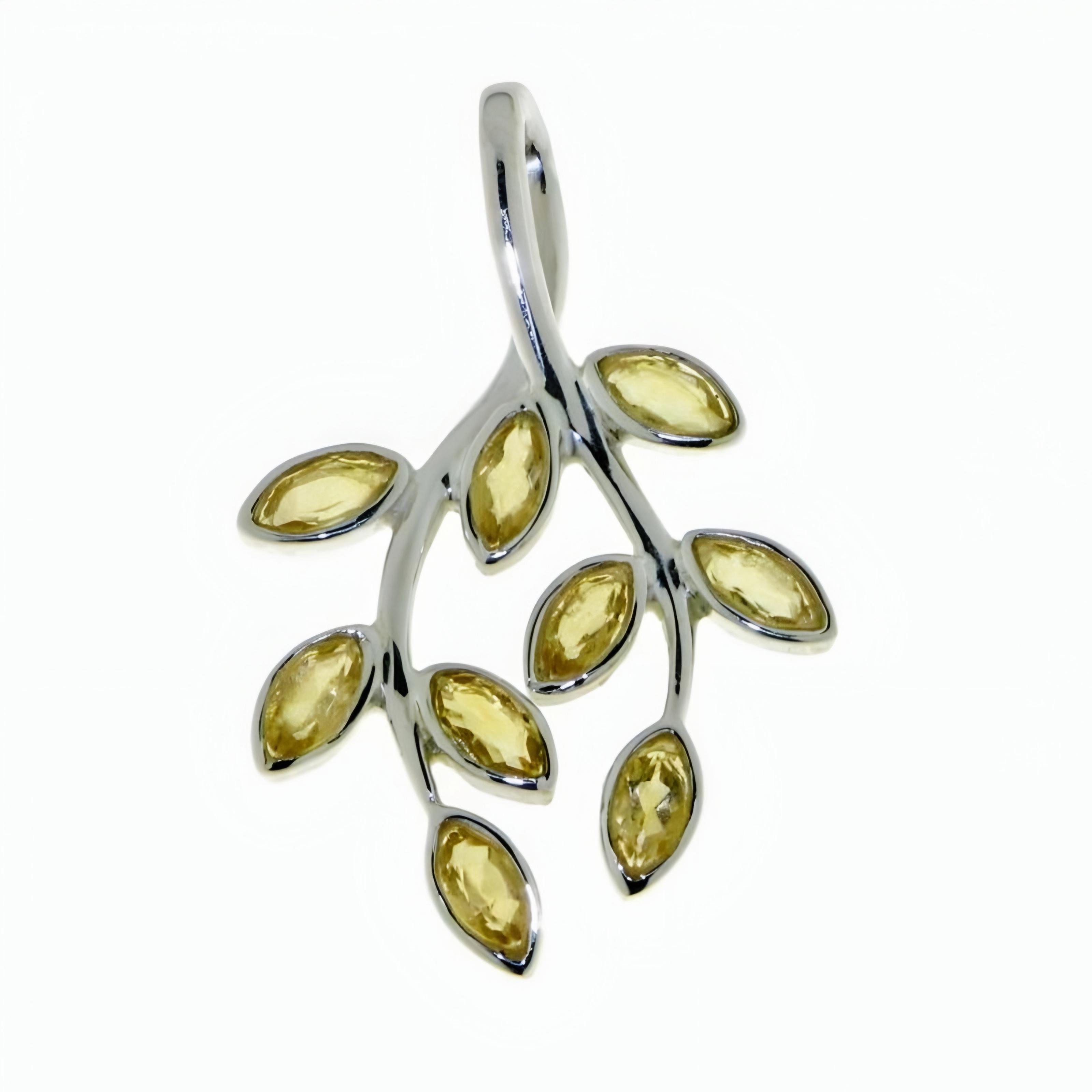 Sterling Zilveren hanger in de vorm van een tak met bladeren gezet met Marquise geslepen Citrien edelstenen.
