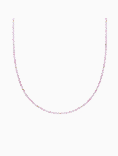Geef je look een speelse touch door deze Rose Quartz Kralenketting toe te voegen. Deze ketting is perfect om te combineren met de Essential kralenketting 2mm. Voeg er een mooie pendant aan toe en je hebt de perfect look. 

Geschikt voor alle soorten pendanten