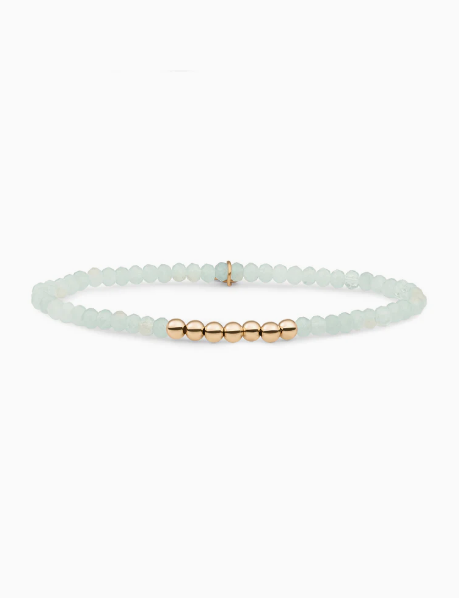 Als je op zoek bent naar een mooie finish voor je look, zoek dan niet verder. De Opalite Universe armbanden zitten fijn om je pols. Draag de armband alleen óf stack deze met andere Sparkling armbanden voor een statement look