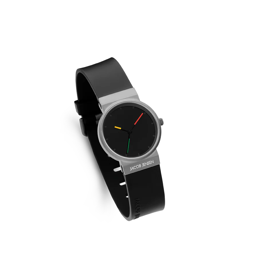 Dit is een horloge van het merk Jacob Jensen.
De specificaties zijn als volgt:
Kastmaat: 29 mm