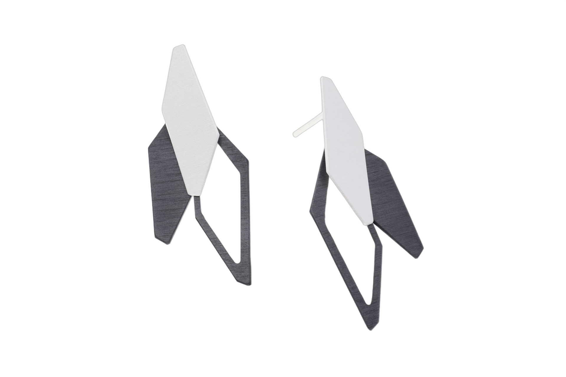 Entdecken Sie unsere eleganten Ohrstecker in geschwärztem Silber, Modellnummer 17456. Diese Ohrstecker gehören zur Kategorie Schmuck und zum Typ Steckohrringe. Perfekt für den täglichen Gebrauch oder besondere Anlässe, betonen sie stilvoll jedes Outfit. Tragen Sie sie alleine für einen minimalistischen Look oder kombinieren Sie sie mit weiteren Schmuckstücken für ein modernes Statement.
