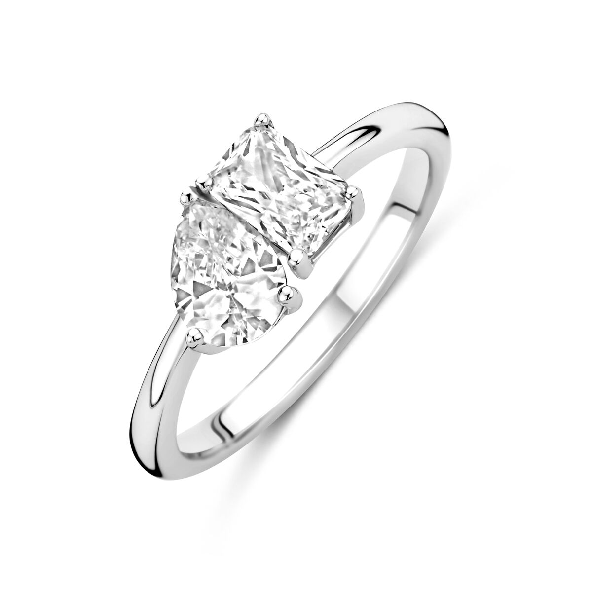 Gerhodineerd 925 zilveren toi-et-moi ring uitgevoerd met zirkonia. De ring heeft een afmeting van 7x5mm.