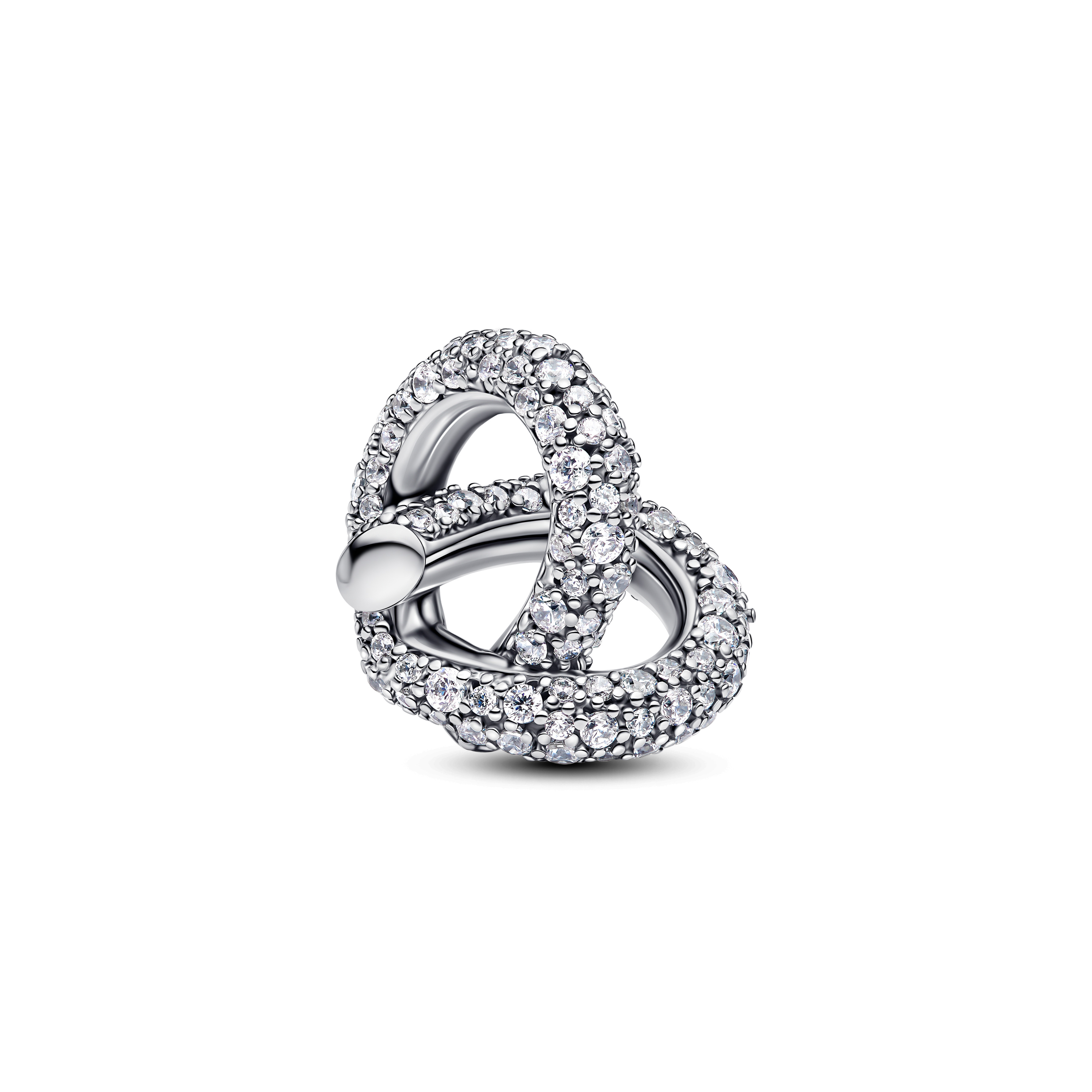 Geef je look driedimensionale glans met de Pavé Oneindigheidsknoop Hart Bedel. Deze sterlingzilveren bedel is iets oversized en bestaat uit een geknoopt hart bedekt met stenen in pavézetting. Hij is geïnspireerd op eeuwige liefde en onderlinge verbondenheid. Geef je dag meer betekenis met dit opvallende gestructureerde en getextureerde ontwerp. Draag op je favoriete snake chain-armband of -ketting om je perfecte look af te maken.