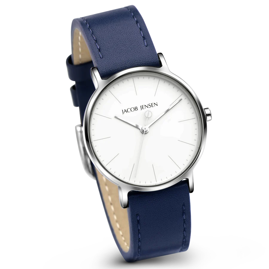 Dit is een horloge van het merk Jacob Jensen gemaakt voor dames.
De specificaties zijn als volgt:
Kastmaat: 32
Kastdikte: 7
Bandlengte: 18
Bandbreedte: 16
Waterdichtheid: 5 ATM / 50 Meter / 165 Feet