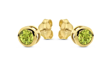 SWING JEWELS OORBELLEN model SWBE01AUG-Y285 zijn verfijnde creool oorbellen gemaakt van 14-karaats goud. De oorbellen stralen een klassieke elegantie uit in hun goudkleurige afwerking zonder glanslaag. Perfect om te dragen bij zowel formele als informele gelegenheden. Combineer ze met andere gouden sieraden voor een samenhangende look of draag ze solo voor een tijdloze uitstraling.