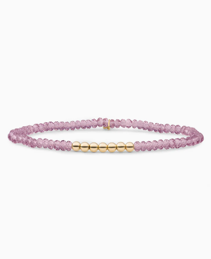 Deze Reverse Universe armband met 4mm cilindervormig gefacetteerde Aubergine Quartz edelsteenkralen en 925 sterling zilveren of goudkleurige kralen is een hele goede toevoeging aan jouw armbandencollectie, daarnaast vormt de Reverse Universe armband de perfecte basis voor jouw armbandenstack! Alle Aubergine Quartz edelstenen zijn met de hand vervaardigd en daardoor is elk kraaltje én elke armband uniek, hoe leuk is dat? Combineer hem met bijpassende edelsteen sieraden uit de Aubergine Quartz Collectie of creëer een mooie stack met onze andere kralenarmbanden!