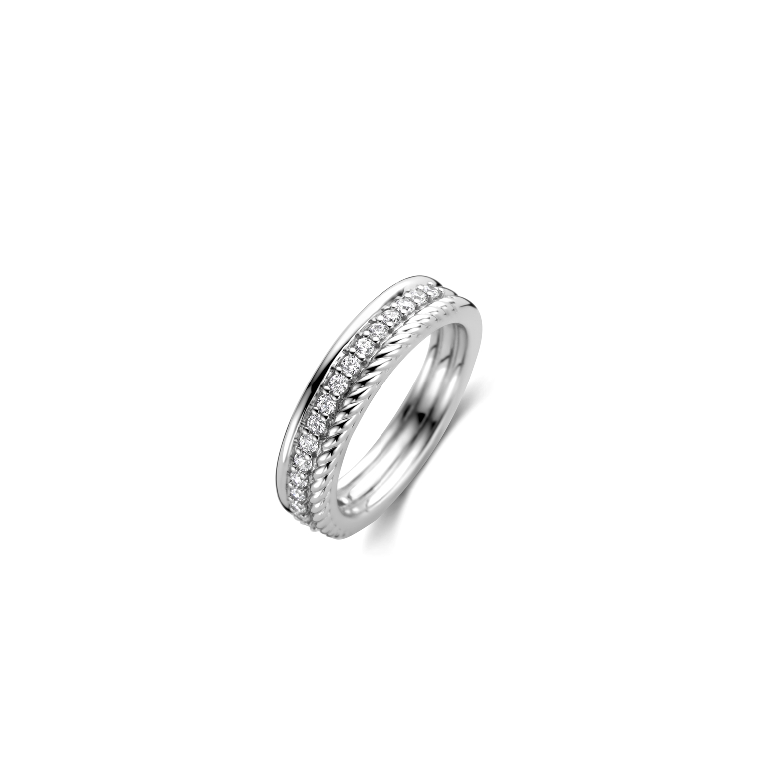 De TI SENTO RING 12282ZI/58 is een verfijnde zilveren ring, verzierd met fonkelende zirconia, met een  breedte van 5 mm. Deze ring is ideaal om solo te dragen voor een subtiele elegantie of combineer het met andere ringen voor een trendy stapel-effect. Perfect voor elke gelegenheid!