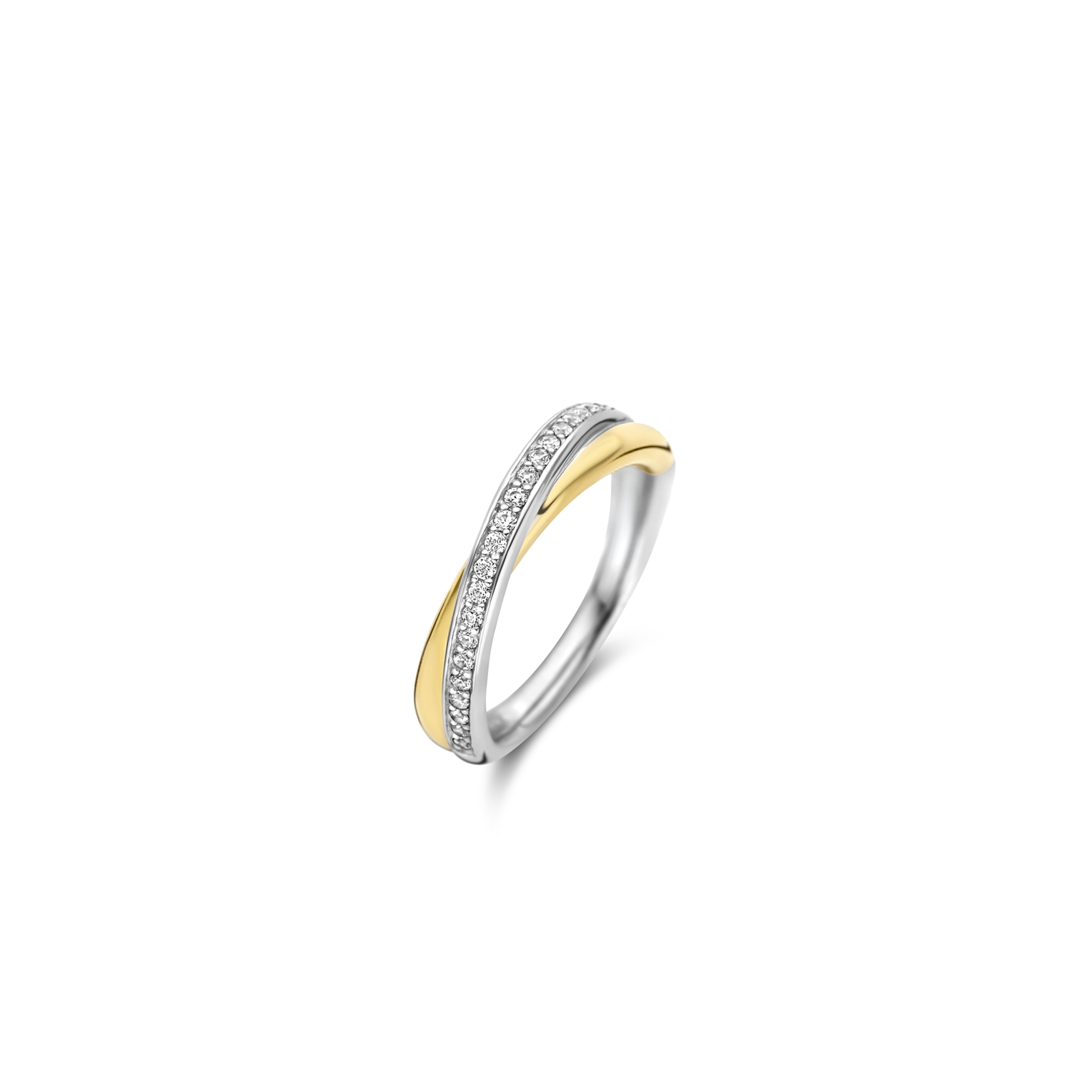 Deze TI SENTO zilveren ring 1953ZY bestaat uit twee sierlijke banden, waarvan met een handgezet pav&eacute; van witte cubic zirconia steentjes en de ander met een glad vergulde oppervlak. De ring is gemaakt van 925 sterling zilver en plated met geelgoudkleurig. Draag dit verfijnde pronkstuk helemaal hoe jij het wilt, bijvoorbeeld solo of tussen verschillende stapelringen voor een speelse look.

